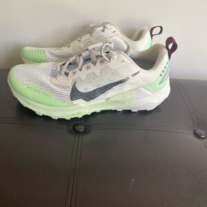 Nike Trail-Wild Horse 8, Men’s 10.5, like new condition